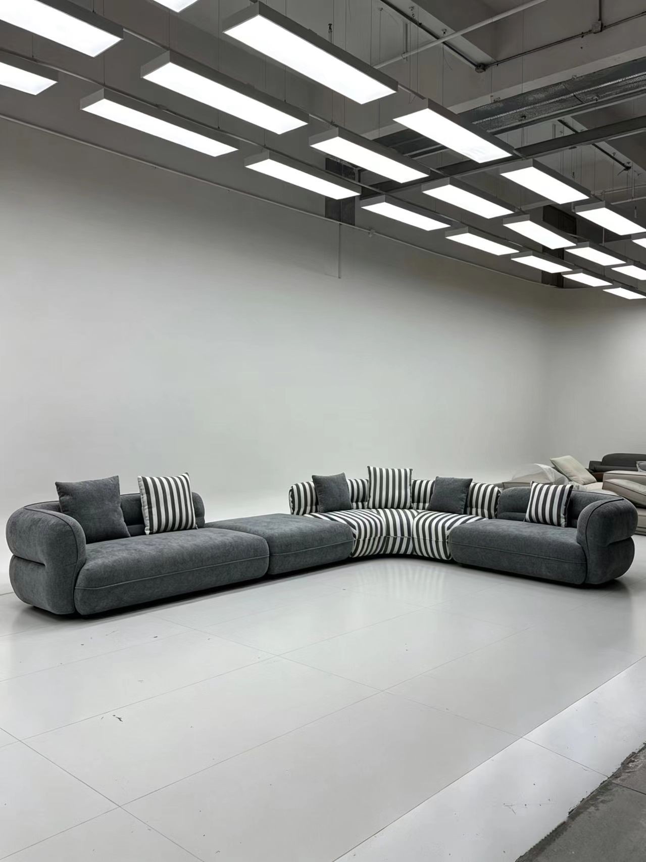 模块化弧形布艺沙发 条纹抱枕款